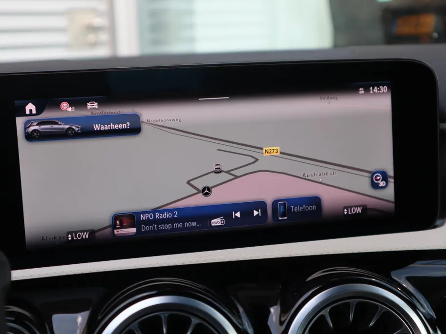 Mercedes-Benz A-Klasse 180 Star Edition Luxury Line l Keyless l Panoramadak l Stoelverwarming