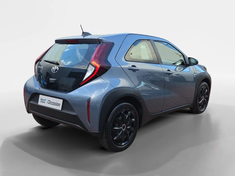 Toyota Aygo X 1.0 VVT-i MT Play | Zeer nette auto | Apple CarPlay & Android Auto | Camera | 100 % onderhouden | Fabrieksgarantie t/m 8-2034 |
