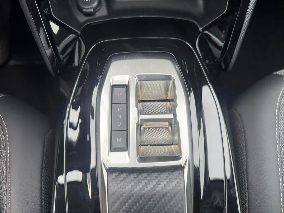 Peugeot 208 1.2 Hybrid 110 e-DCS6 Allure | Automaat | Parkeersensoren | Apple Carplay & Android Auto | Cruise Control | Bluetooth | 12 Maanden BOVAG Garantie