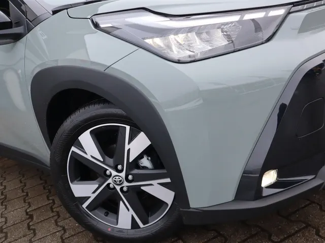 Toyota Aygo X Hybrid 115 pulse Bi-Tone |