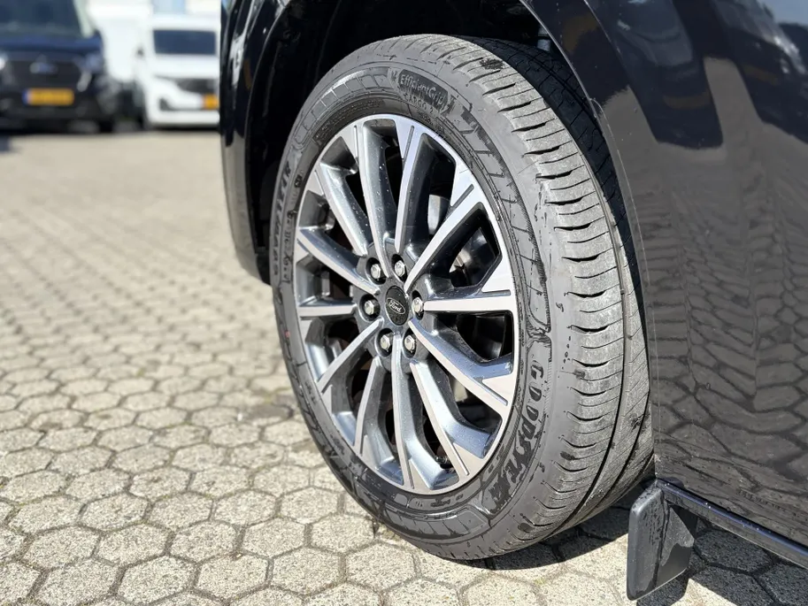 Ford Tourneo Custom E-Tourneo 340 L1H1 Titanium X 65 kWh | 8 persoons | PANORAMADAK | LUXURY PACK