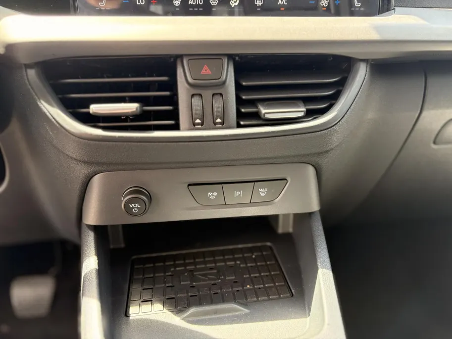 Ford Tourneo Courier EV 136pk | Trekhaak | Winter Pack