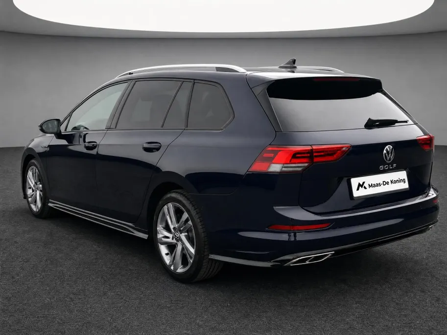 Volkswagen Golf Variant 1.5eTSI/130PK R-Line · Navigatie · Apple/Android Car Play · Camera + Parkeersensoren · Stoelverwarming ·  Garantie t/m 12-01-2028 of 100.000km