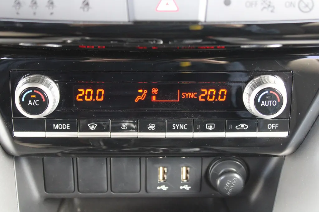 Mitsubishi Eclipse Cross 2.4 PHEV Intense | 18' LM | Clima | Keyless | Stoelverwarming | Cruise | Camera | Plug-in |