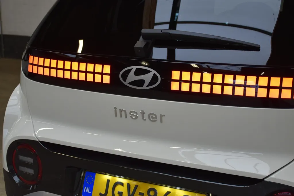 Hyundai Inster Evolve 49 kWh | Adaptieve Cruise + Climate Control I Navi + Camera