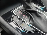 Kia Niro 1.6i Hybrid DynamicPlusLine Dealer onderhouden | Trekhaak | Stoel/stuurverwarming | Dodehoek detectie | Leder | Camera | Carplay & Android | Cruise Control Adaptief | Fabrieksgarantie t/m 23-9-2027 | NAP