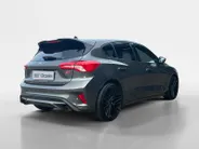 Ford Focus 2.3 EcoBoost ST-3 | 280 PK | Launch control | Recaro stoelen | 19' inch lichtmetalen velgen | Apple carplay & Android auto | Parkeersensor voor en achter | Achteruitrijcamera | Bang & Olufsen audio | Winter pack | Cruise control | Bovag garantie |
