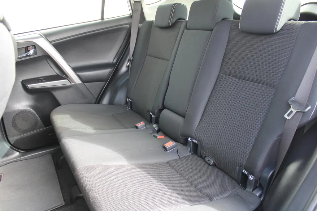 Toyota RAV4 2.0 VVT-i AWD Dynamic | 17' LM | Airco | Navi | Camera | Trekhaak | Automaat |