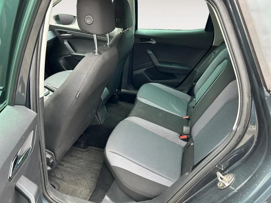 SEAT Arona 1.0 TSI Style Business Intense | Zeer Compleet! | Navi | Achteruitkamera | Sensoren | NU Rijklaarprijs! Incl.12 Maanden, APK, Onderhoudsbeurt etc! Premiumpakket gratis! |