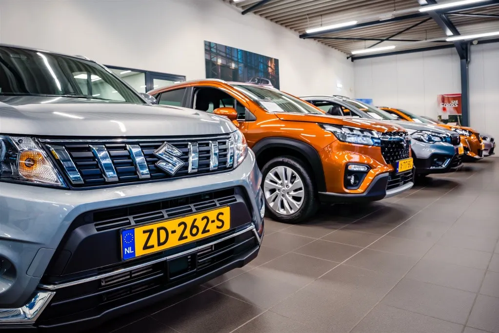 Jaguar F-PACE 2.0 P400e R-Dynamic HSE Black Pack | Panoramadak | Massagestoelen + Ventilatie | Head-Up Display