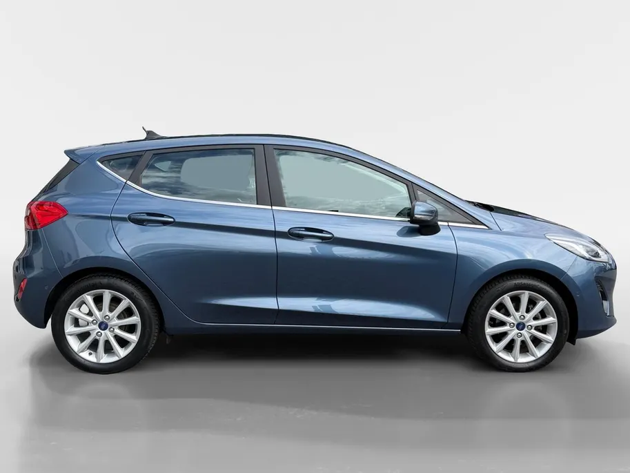 Ford Fiesta 1.0 EcoBoost Titanium | Stoel/Stuur en voorruit verwarming | Navigatie | Apple Carplay | Android Auto | Achteruitrijcamera | All Season Banden |