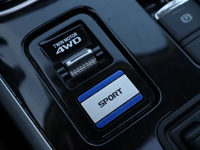 Mitsubishi Outlander 2.4 PHEV Intense+ | Trekhaak | Carplay | Standkachel