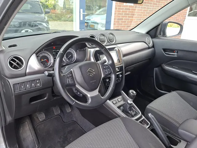 Suzuki Vitara 1.4 Boosterjet Select Smart Hybrid TREKH. | rijklaarprijs !!