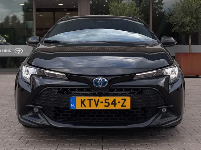 Toyota Corolla Touring Sports Hybrid 140 Dynamic Limited | Stoelverwarming | Parkeersensoren