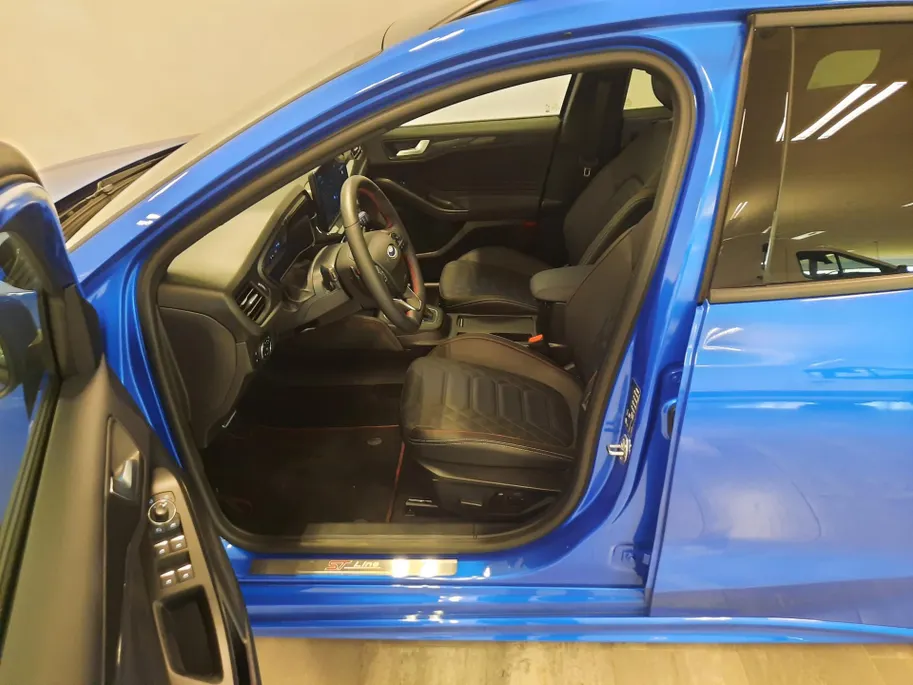 Ford Focus Wagon 1.0 EcoBoost 155 PK Hybrid ST Line X AUTOMAAT | Winter Pack | Adap. Cruise | Panoramadak |