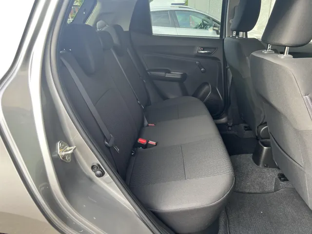 Suzuki Swift 1.2 Select Smart Hybrid | Armsteun | Apple Carplay & Android Auto | 16' LM Velgen | Airco | Dealer onderhouden