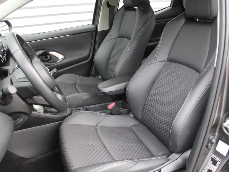 Mazda 2 Hybrid 1.5 Agile | Comfort pakket | 15' LM | Stoelverwarming | Apple Carplay / Android Auto |