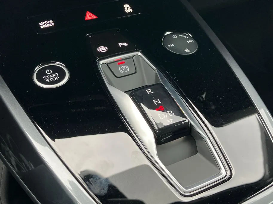 Audi Q4 Sportback e-tron 45 S Edition 82 kWh 210kW/286PK · Leder · Stoelverwarming · Navigatie · Apple/Android Car Play ·