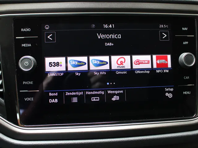 Volkswagen T-Roc 1.0 TSI Style | Airco | Navigatie | Trekhaak | PDC