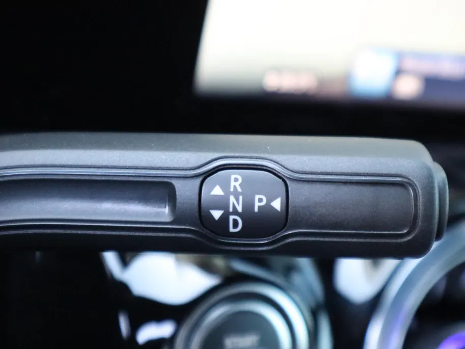 Mercedes-Benz GLA 180 AMG Line l Keyless l Achteruitrij camera l Stoelverwarming