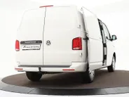 Volkswagen Bedrijfswagens Transporter 2.0 TDI 150pk DSG L1H1 28 · Apple/Android Car Play · Afneembare Trekhaak · Cruise Control · Airco · Navigatie · Parkeersensoren ·