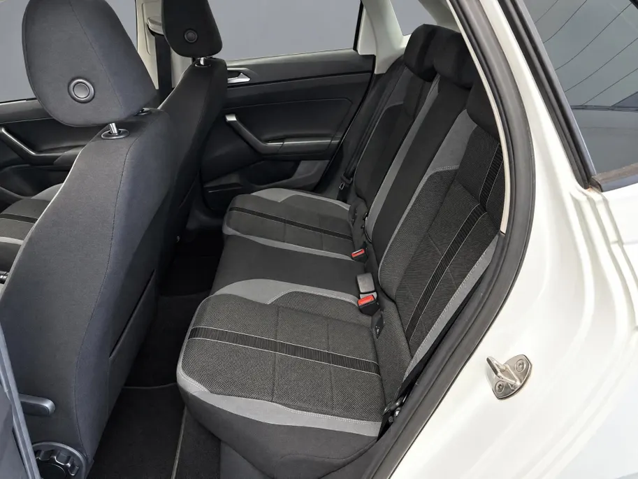 Volkswagen Polo 1.0 TSI 110pk DSG Style · Camera · Apple/Android Car Play · Navigatie · P-Sensoren · Stoelverwarming · 17'' Inch ·