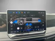 Volkswagen Tiguan 1.5 eTSI 130pk DSG Life Edition · 360 Camera · Inklap. Trekhaak · Apple/Android Car Play · Dodehoeksensor · Stuur- & Stoelverwarming · Parkeerassistent · Garantie t/m 01-09-2027
