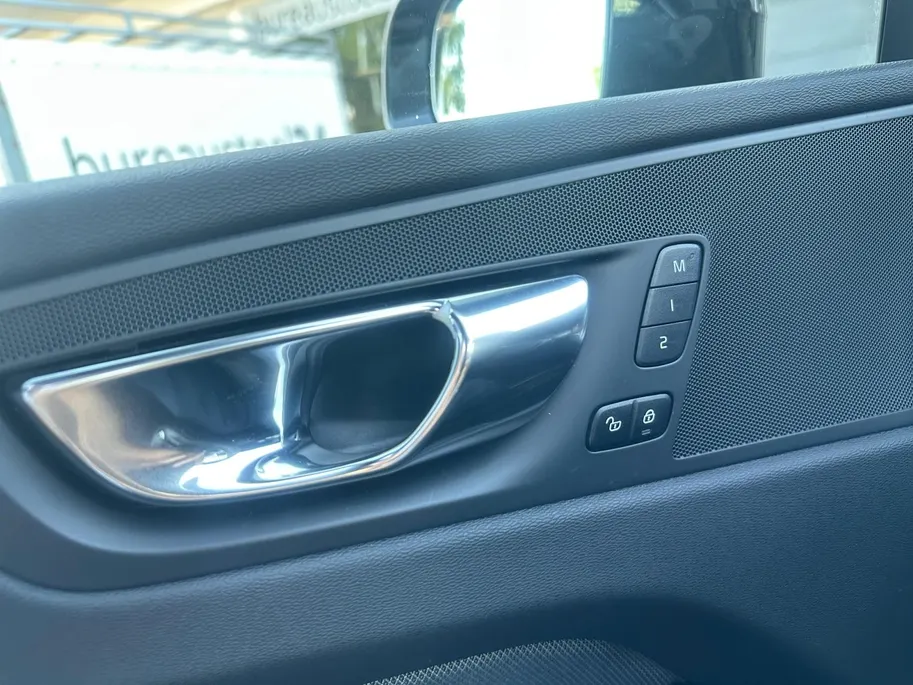 Volvo XC60 2.0 T6 Plug-in hybrid AWD Inscription | Panodak |