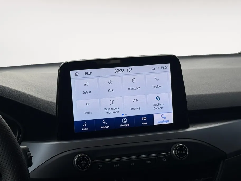 Ford Focus 1.0 EcoBoost Hybrid ST Line | NL-Auto | Dealer Onderhouden | Navigatie | Apple/Android Auto | Parkeersensoren | 12 maanden garantie! |