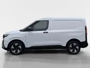 Ford E-Transit Cour. Trend 44 kWh | 0,99% Financial lease ! |Nieuw te bestellen | Trekhaak | Winterpack | Camera | Climate Control | Reservewiel | Apple Carplay&Android Auto | Parkeersensoren | Cruisecontrol |