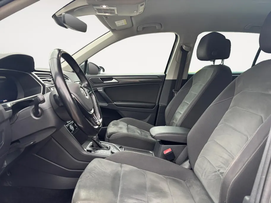 Volkswagen Tiguan 2.0 TSI 4Motion Highline | Trekhaak | Adapt. Cruise Control | Stoelverwarming | Climate Control | Parkeersensoren |