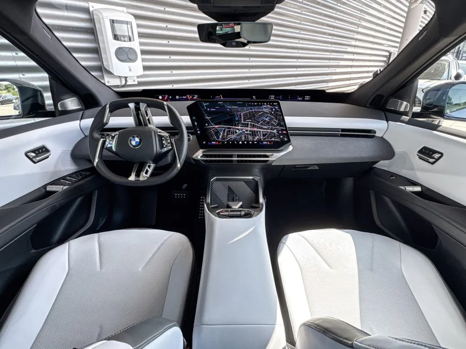 BMW iX3 50 xDrive 113 kWh