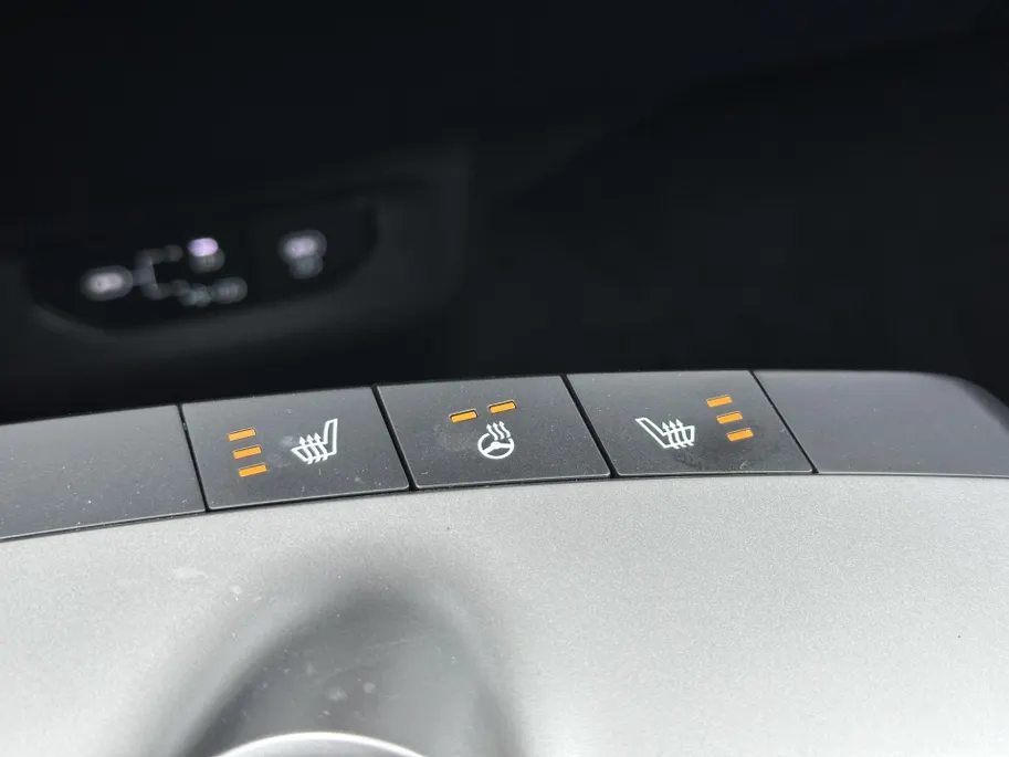 Kia EV6 Light Edition 63 kWh | Demo | Navi | Clima | Adaptieve Cruise | Camera | Stuur-/Stoelverwarming | Privacy Glass | Apple Carplay | Android Auto