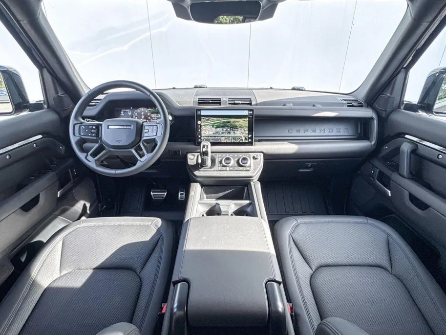Land Rover Defender 110 2.0 P300e 110 X-Dynamic HSE