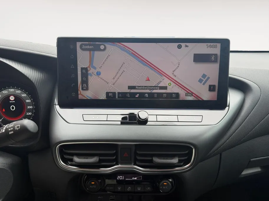 Nissan Juke 1.6 Hybrid N-Connecta Lichtmetalen velgen | Navigatie | Apple Carplay/ Android Auto | Achteruitrijcamera | Climate Control | Parkeersensoren voor & achter |