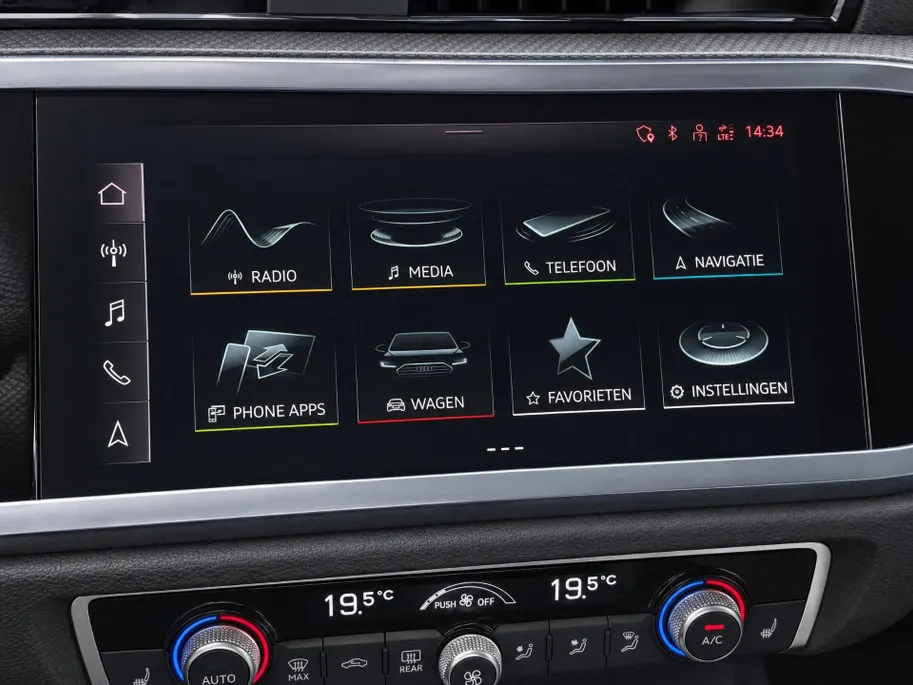 Audi Q3 45 TFSIe 245pk S edition · Camera · Apple/Android Car Play · Stoelverwarming ·  Navigatie · Elek. Achterklep · Keyless · 19'' Inch ·