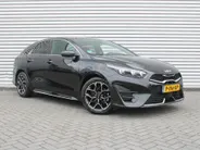 Kia ProCeed 1.5 T-GDi GT-Line | Trekhaak | Schuifdak | Stuur-/stoelverwarming | Camera | Dodehoek detectie | Telefoonlader | Cruise adapt. | 17' LM | LED |