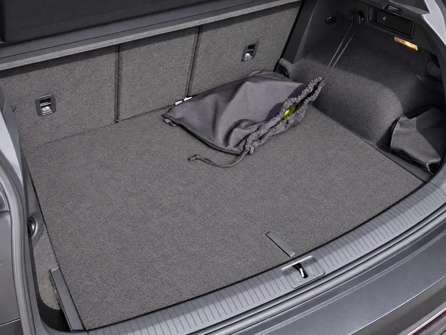 Volkswagen Tiguan 1.4 TSI eHybrid R-Line Business+ · Panoramadak · Trekhaak · 360°Camera · Apple/Android Car Play