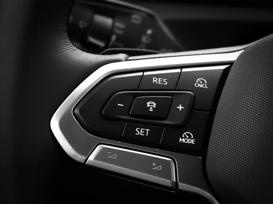 Volkswagen Tiguan Limited Edition 1.5 eHybrid 204 PK 6 versn. DSG · Design Pakket Dark · Trekhaak inklapbaar, met elektrische ontgrendeling, incl. aanhangermanoeuvreerhulp Trailer Assist · Voorraad OUTLET · Prijs is inclusief inruilpremie ·
