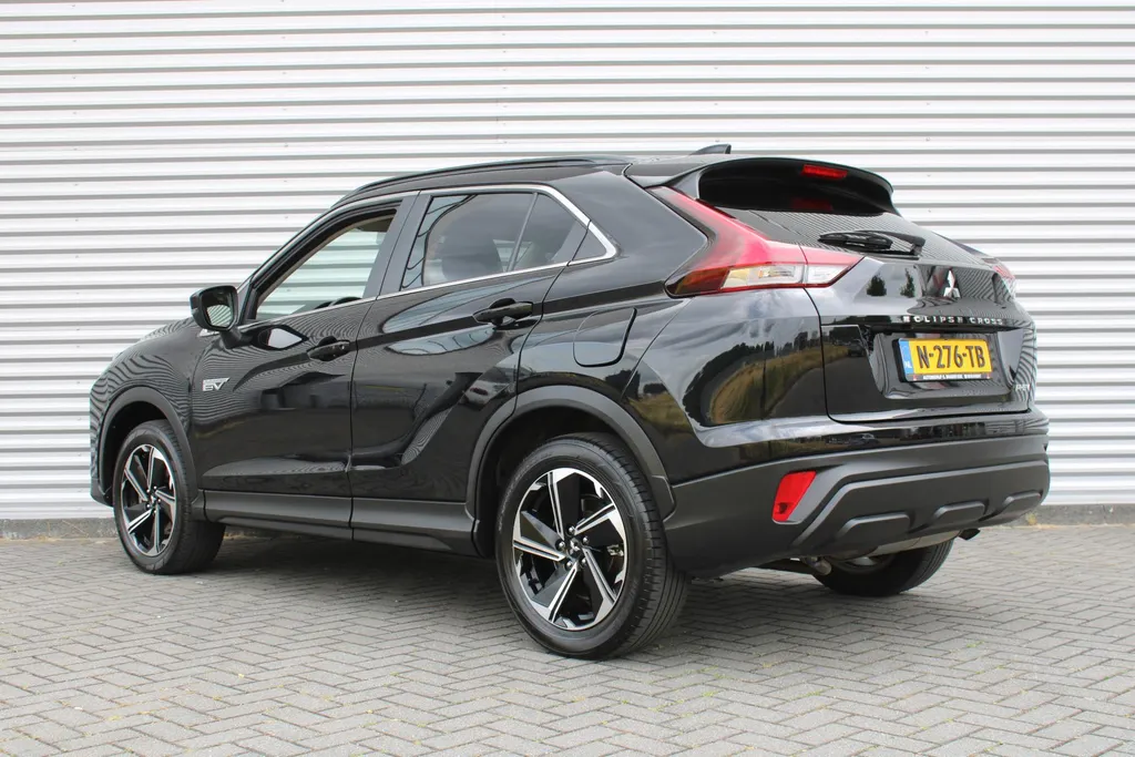 Mitsubishi Eclipse Cross 2.4 PHEV Intense | 18' LM | Clima | Keyless | Stoelverwarming | Cruise | Camera | Plug-in |