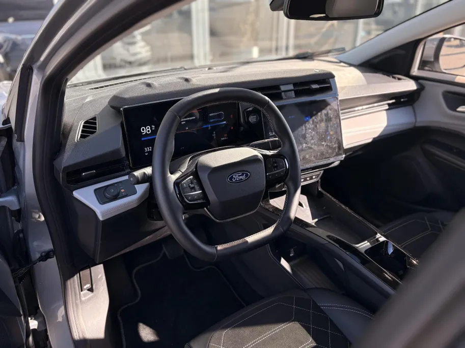 Ford Puma Gen-E Premium 44 kWh DEMO I DRIVER ASSISTANCE PACK I WINTER PACK I MATRIX LED-KOPLAMPEN I APPLE CARPLAY / ANDROID AUTO I