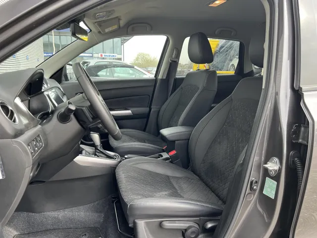 Suzuki Vitara 1.4 Boosterjet Smart Hybrid Style Automaat | Demonstratievoertuig | Apple Carplay & Android Auto | 17' LM Velgen | Climate Control | Adaptieve Cruis Control