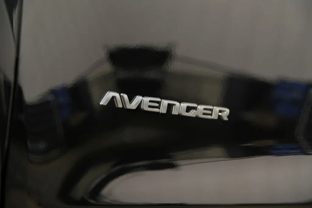 Jeep Avenger 1.2 e-Hybrid Summit | Navi | JBL | Camera | Winter | 18'
