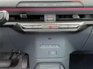 Kia EV2 Plus Advanced 42.2 kWh | DEMO | Direct Leverbaar! | 308 km actieradius | Harman Kardon Geluidssysteem | Schuif/Kantel dak | Ambient Lighting | 18' Lichtmetaal | Fabrieksgarantie |