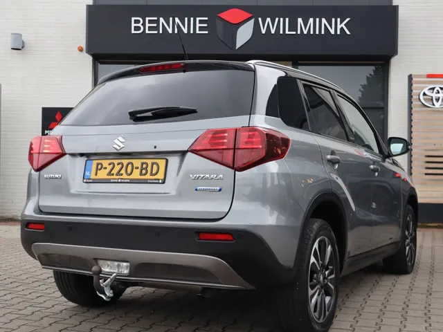 Suzuki Vitara 1.4 BoosterJet Hybrid Style Trekhaak | Adaptive Cruise | Two tone