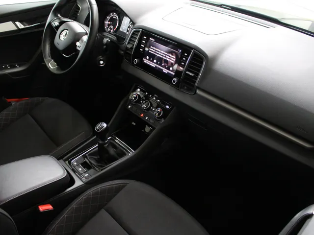 Škoda Karoq 1.0 TSI Business Edition Navigatie | Parkeersensoren | Cruise Control |