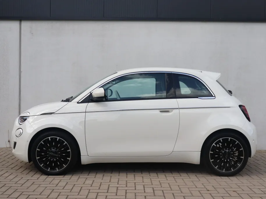 Fiat 500e La Prima by Bocelli 42 kWh | JBL | Winter | 17′