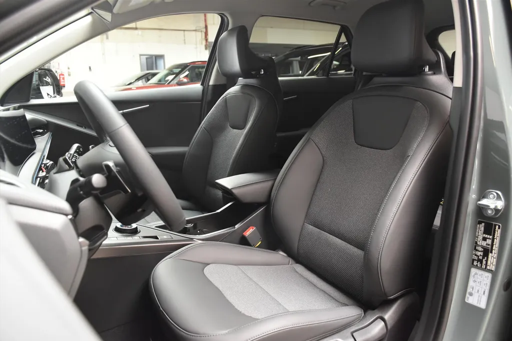 Kia Niro 1.6 GDi Hybrid 138pk DCT6 DynamicLine Direct leverbaar!