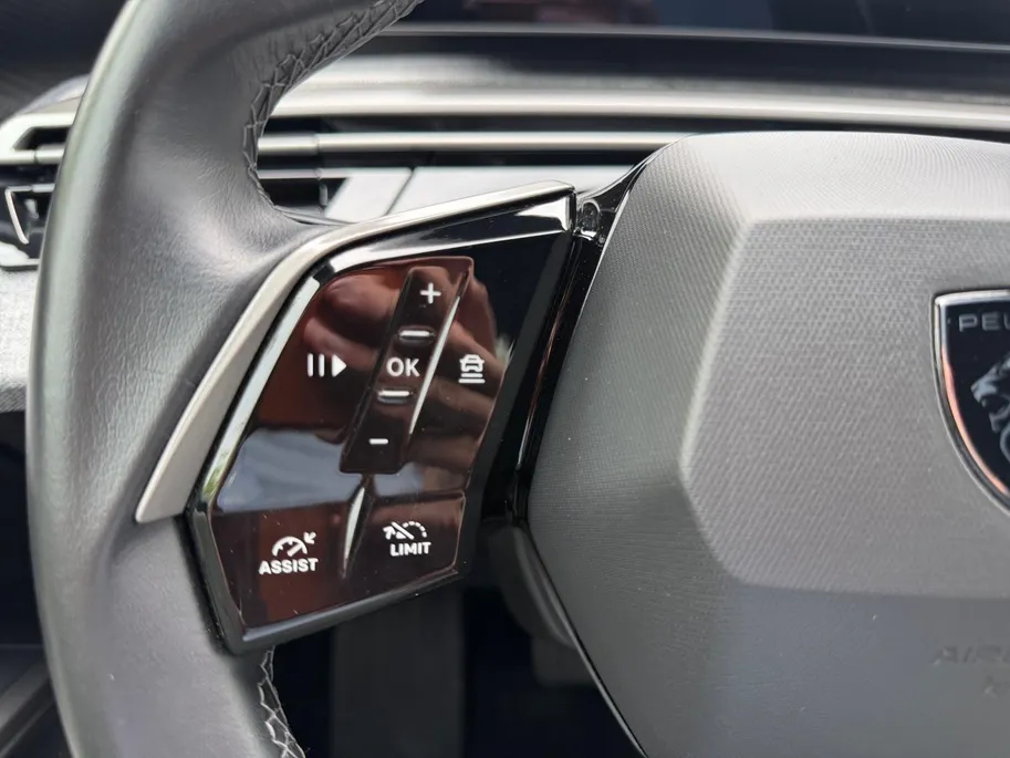 Peugeot 3008 1.2 Hybrid 136 Allure 360 Camera | ACC | Climate control | PDC |