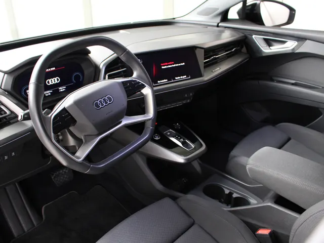 Audi Q4 e-tron 40 Advanced edition 77 kWh Navigatie | Climate Control | Adaptieve Cruise Control | Camera | Stoelverwarming | 96% SoH